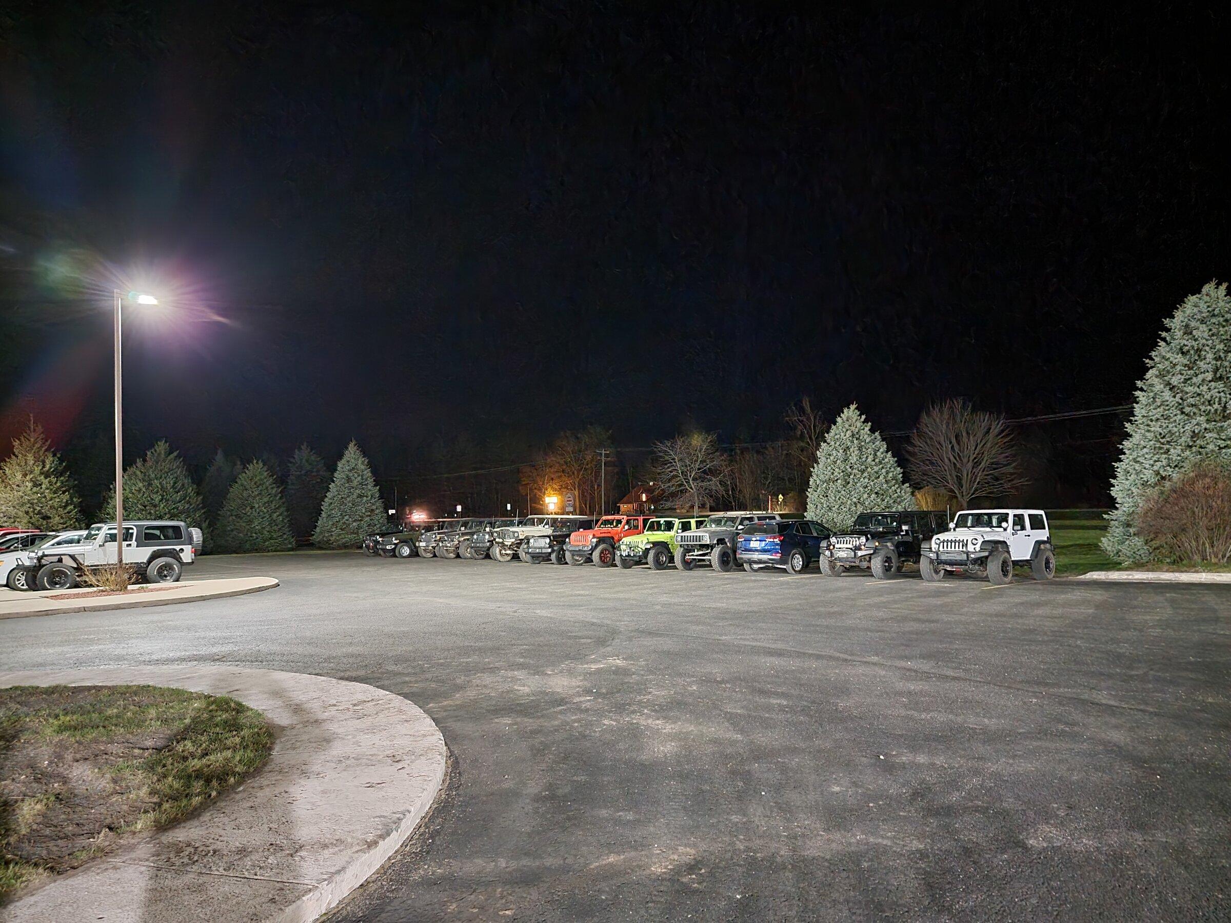 Jeep Gladiator Jeeps Parking Next To Jeeps 20220430_052052