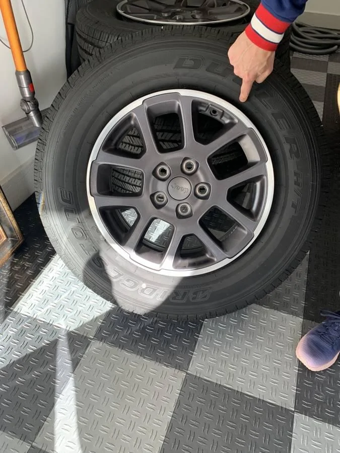 Jeep Gladiator Set Of 4 Brand New 2022 Jeep Gladiator 18” Factory OEM Wheels & Tires for sale 6C78FB3E-F650-4E30-96BB-E27CA93844C5