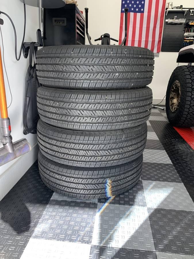 Jeep Gladiator Set Of 4 Brand New 2022 Jeep Gladiator 18” Factory OEM Wheels & Tires for sale 90BC677D-061E-4DA1-A77D-82DF3E64E4CD