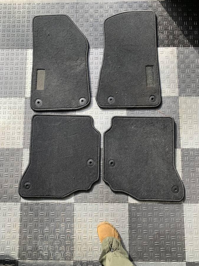 Jeep Gladiator Set of four (4) 2022 Jeep Gladiator Brand New OEM Floor Mats 2A368553-BD75-462B-AB0C-15766AA3F7CC