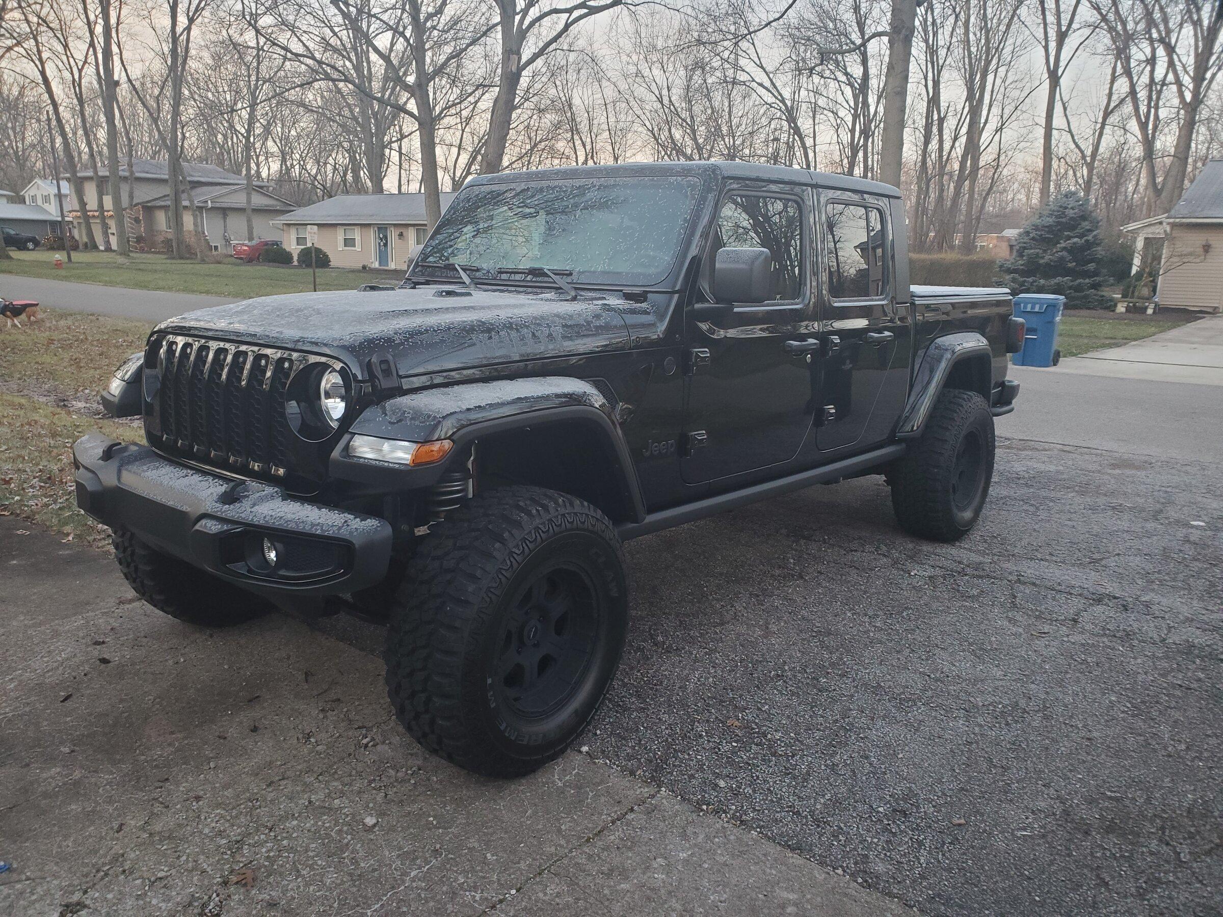 Jeep Gladiator Anyone running the Rubicon Express 2.5/3.5" Standard Arm Suspension Lift Kit? 20220104_081035