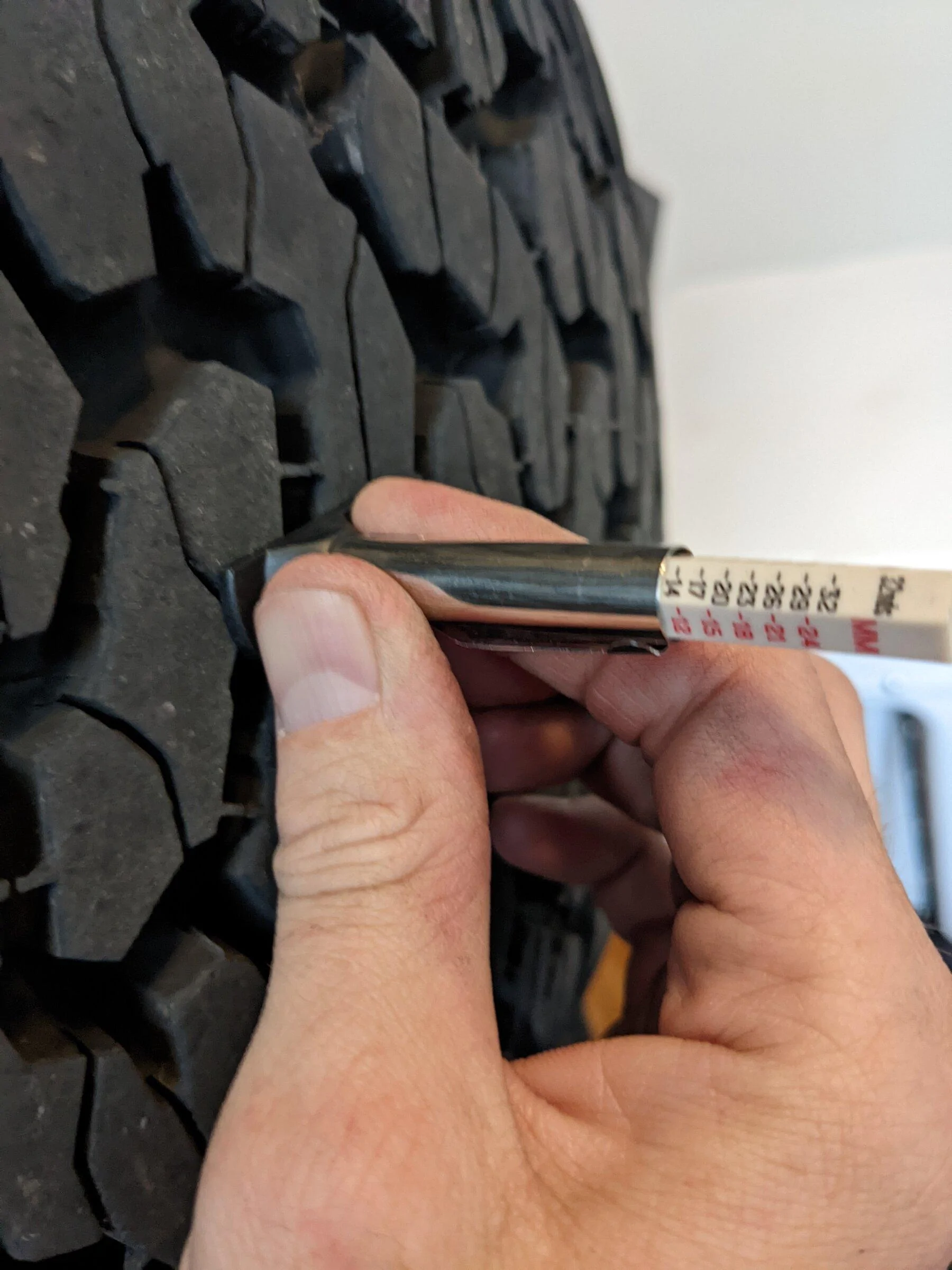 Jeep Gladiator (5) Pro Comp 69 w/ (5) K02 37x12.50x17 and TPMS PXL_20220501_232224165