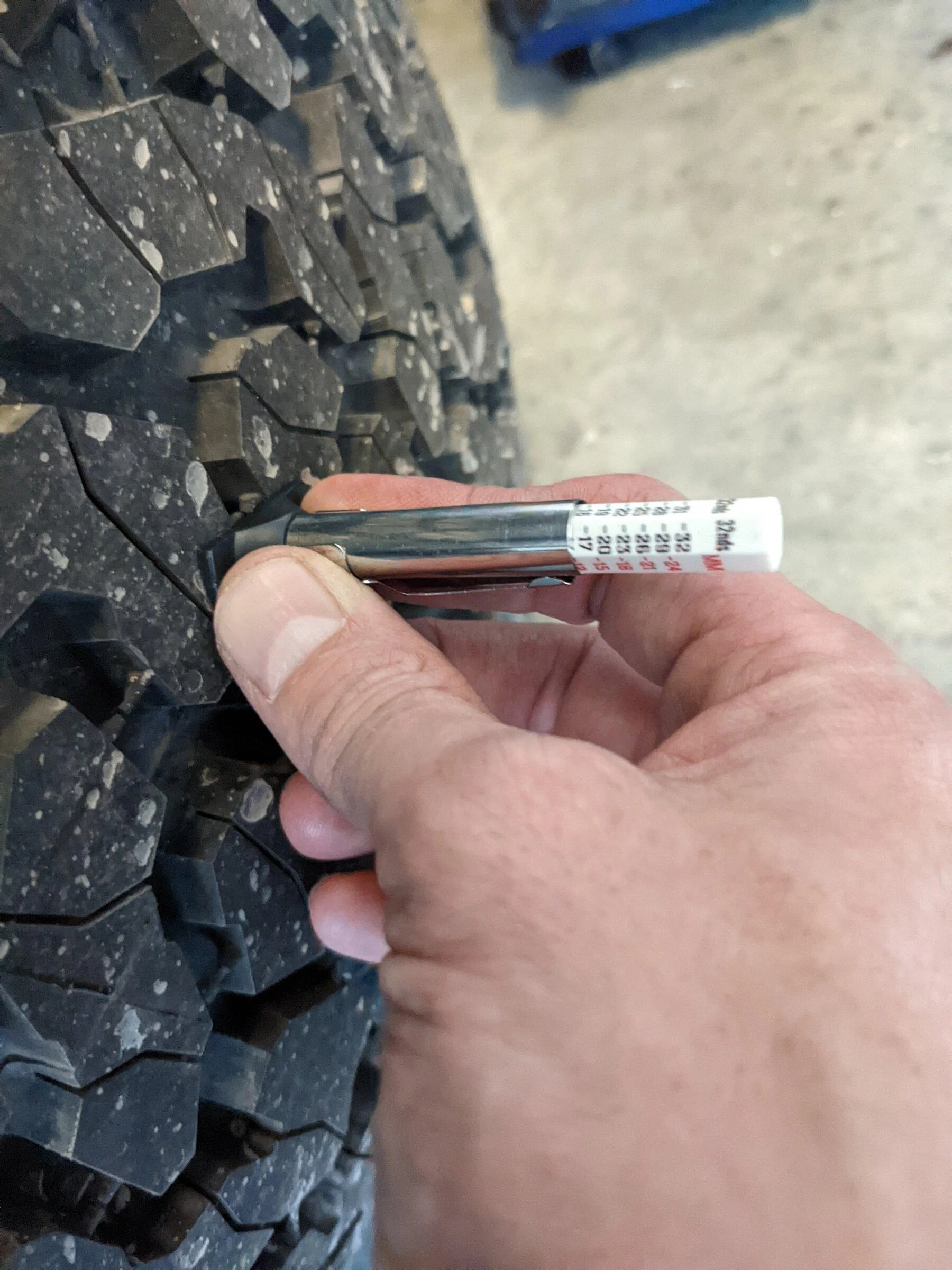 Jeep Gladiator (5) Pro Comp 69 w/ (5) K02 37x12.50x17 and TPMS PXL_20220501_232235765
