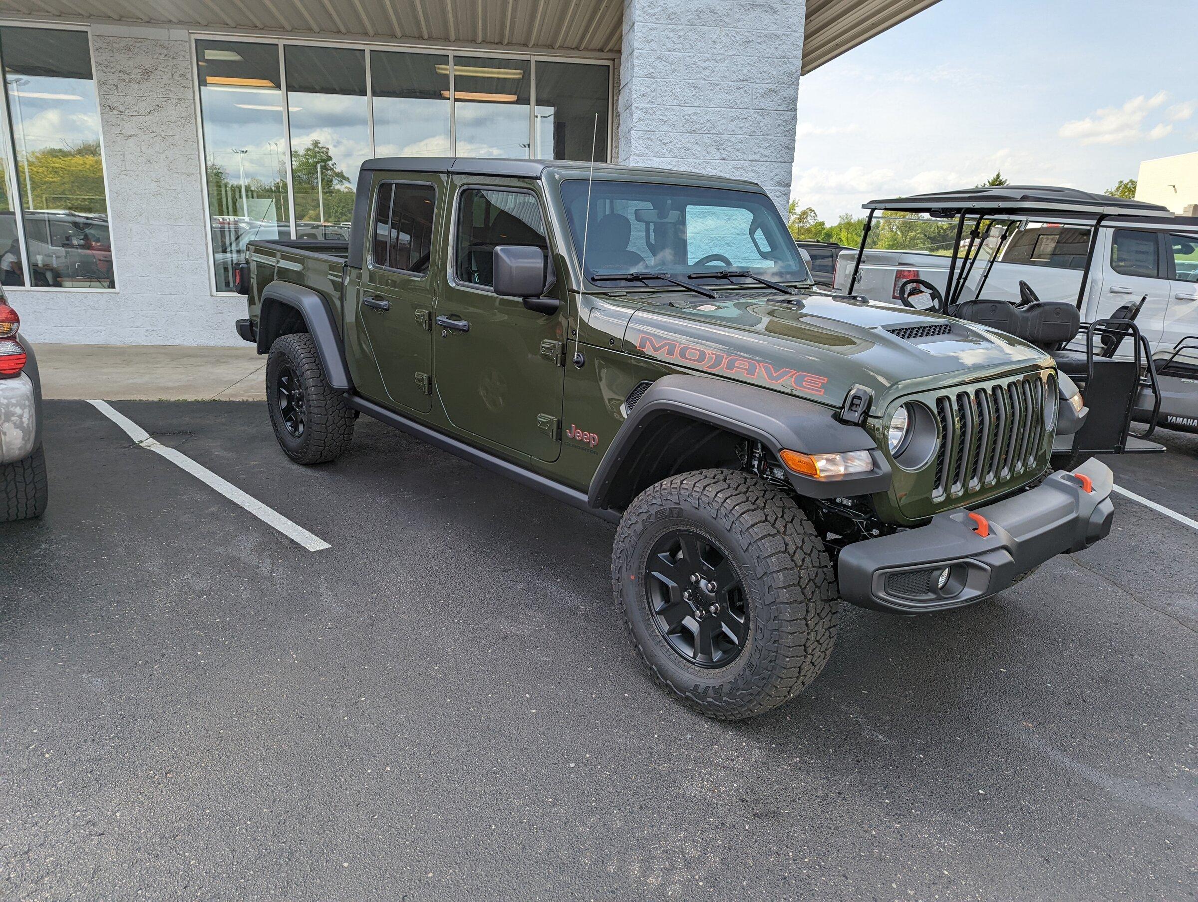 Jeep Gladiator Gupton Motors up to 8% below invoice PXL_20220430_205600328