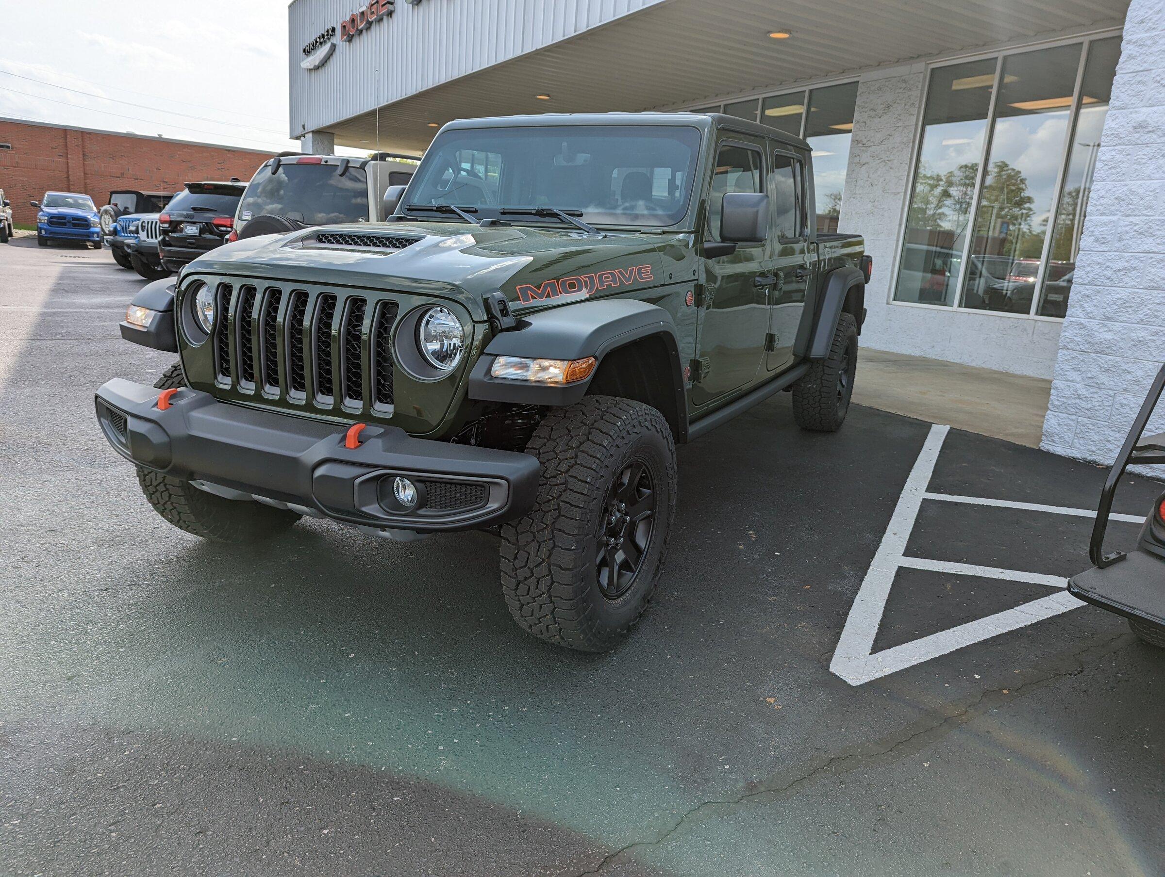 Jeep Gladiator Gupton Motors up to 8% below invoice PXL_20220430_205542153