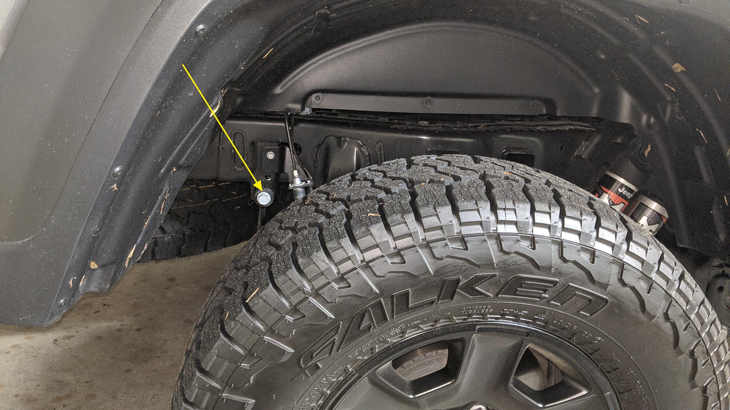 Jeep Gladiator Check Your Rear Stabilizer Frame Bracket Bolts - Mopar New Bolt Length PXL_20220504_020250408
