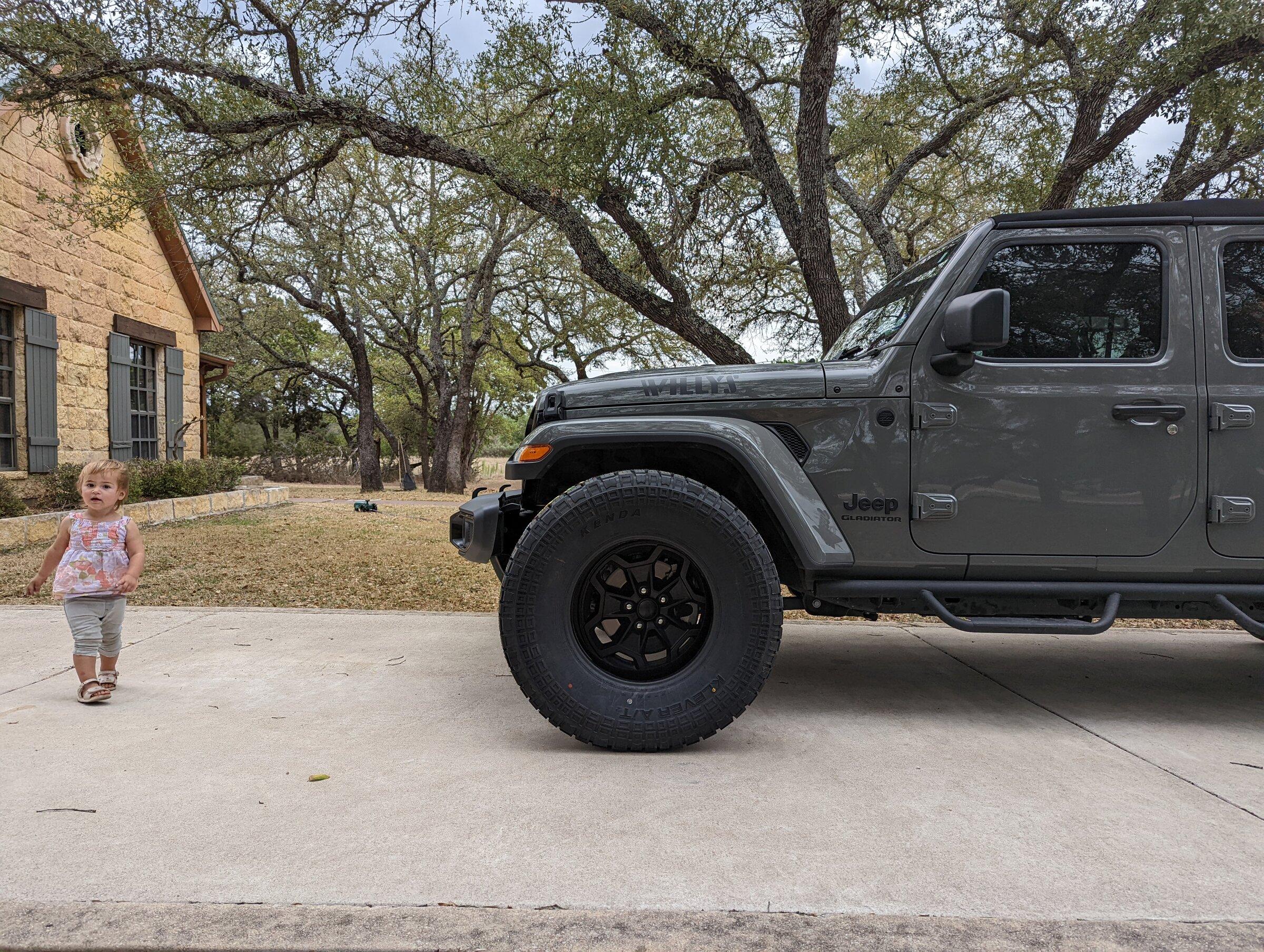 Jeep Gladiator Walmart sale 315/70r17- No longer on sale... PXL_20220504_232535016.MP
