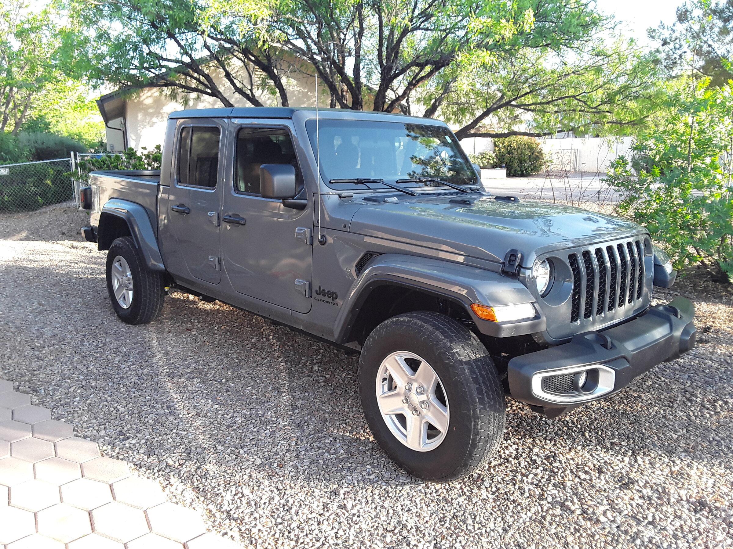 Jeep Gladiator After how many days of ownership do you still stare at your Truck? 20220428_175252