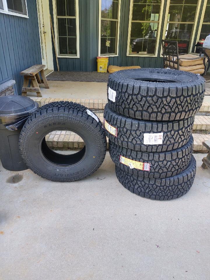 Jeep Gladiator Walmart sale 315/70r17- No longer on sale... 8151
