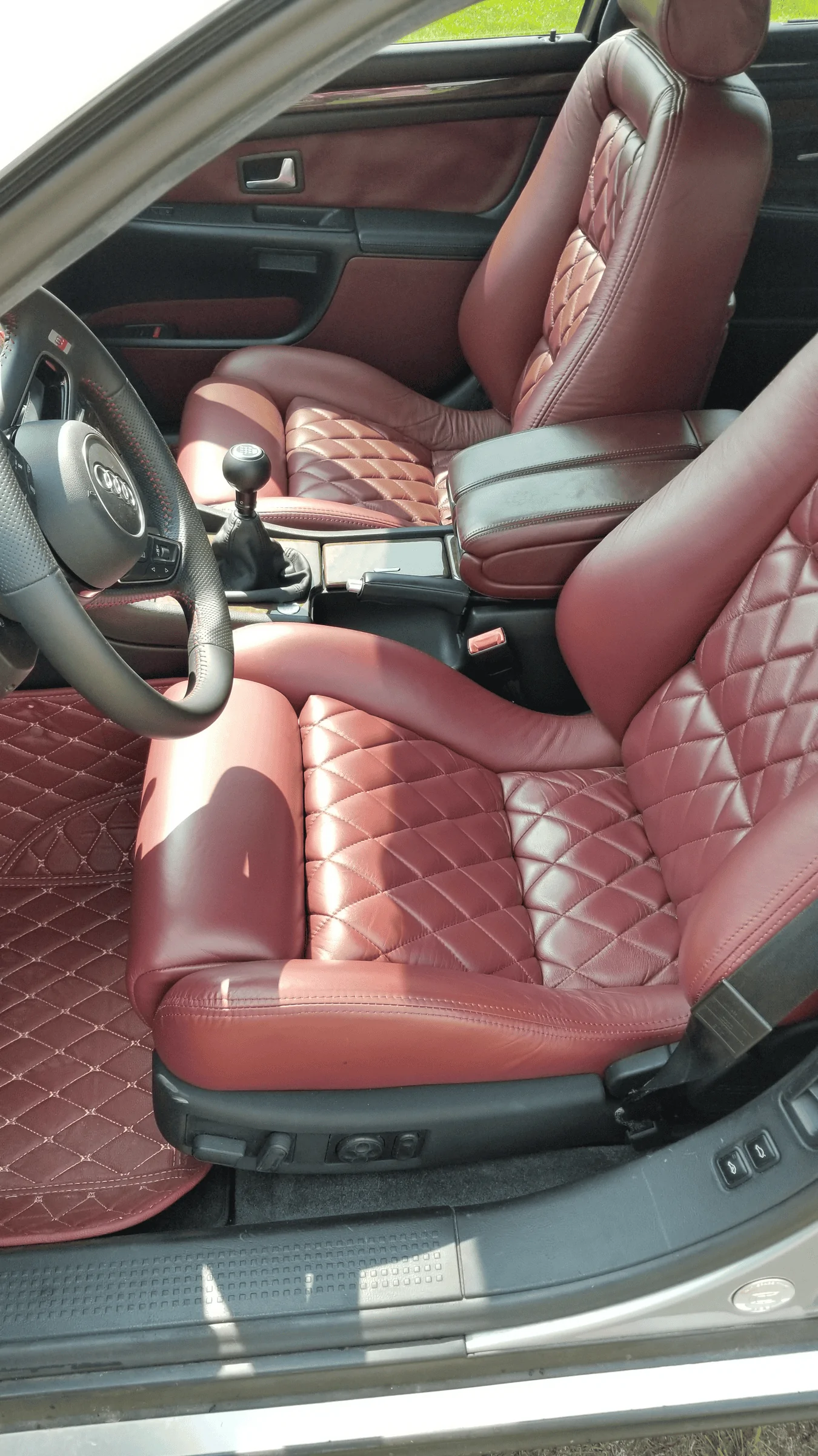 Jeep Gladiator Upgraded Comfort without sacrificing safety>> Recaro Seats with airbags 1651775030943