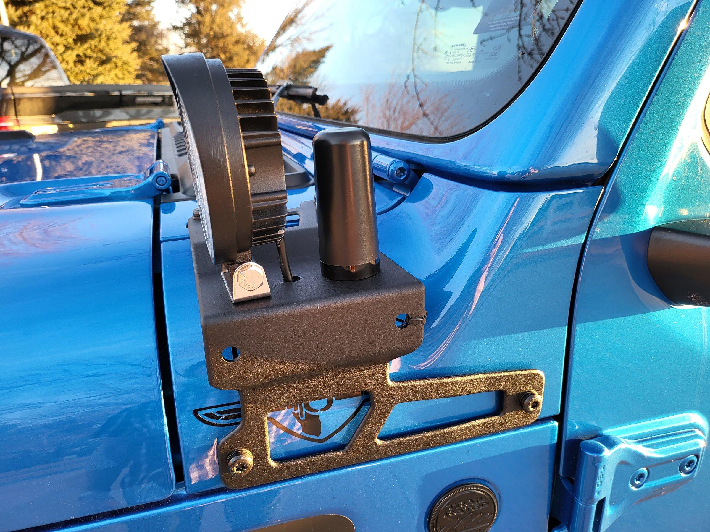 Jeep Gladiator CB and GMRS antenna on MOPAR A-pillar brackets 20220227_175912