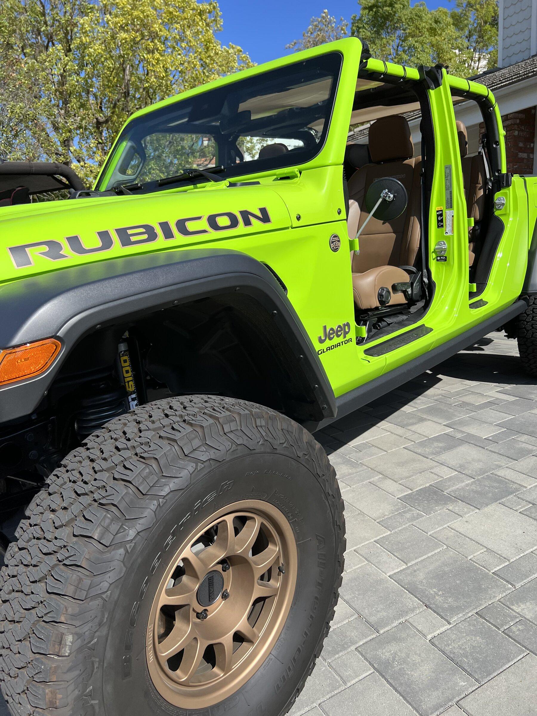 Jeep Gladiator Whats the best color combo? 8B080C70-5A6C-415C-894E-515A9F8ECF78