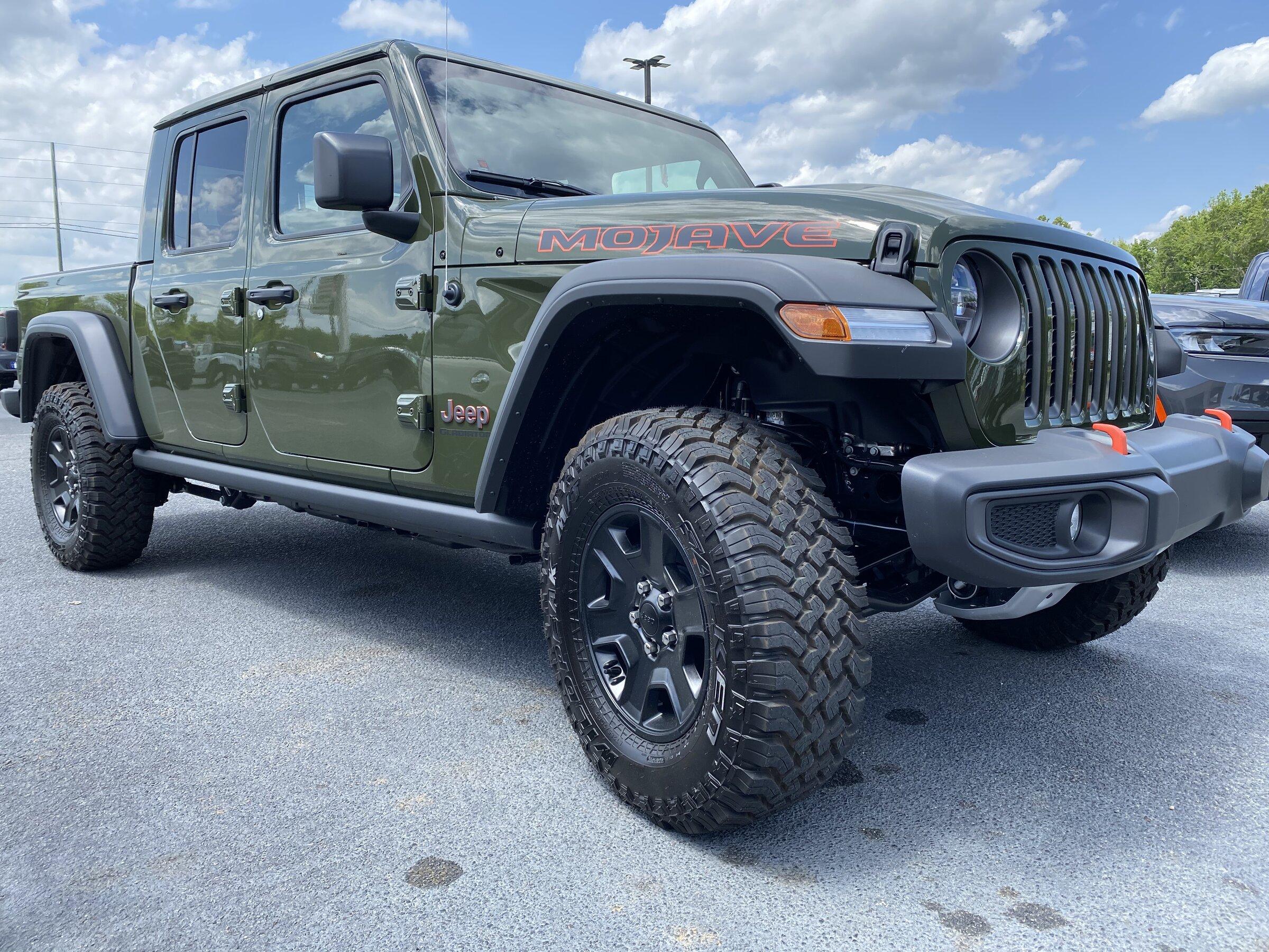 Jeep Gladiator New Mojave owner here! FE2A11A5-5C87-4500-97F1-414E057C1AF7