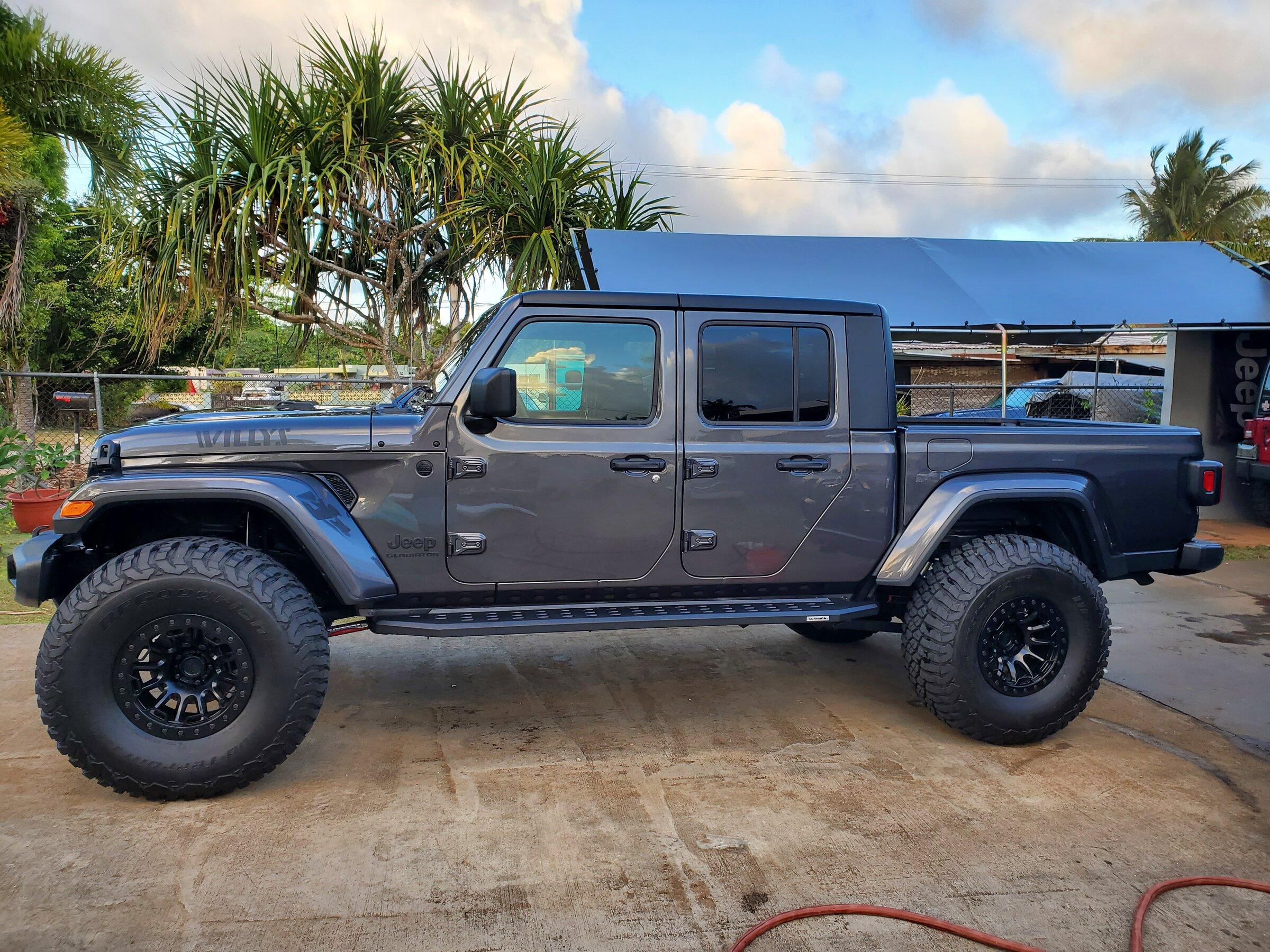 Jeep Gladiator Let’s see granite crystal jt’s with aftermarket wheels please 20220327_180908
