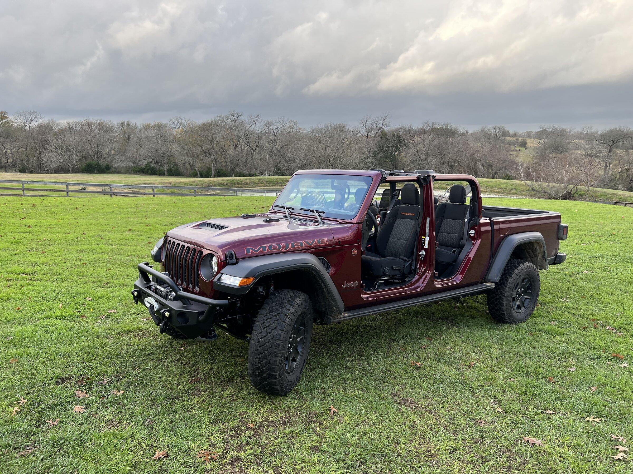 Jeep Gladiator Snazzberry Gladiator JT club 7570BD44-81C5-4A33-82FC-E51F9F675B29