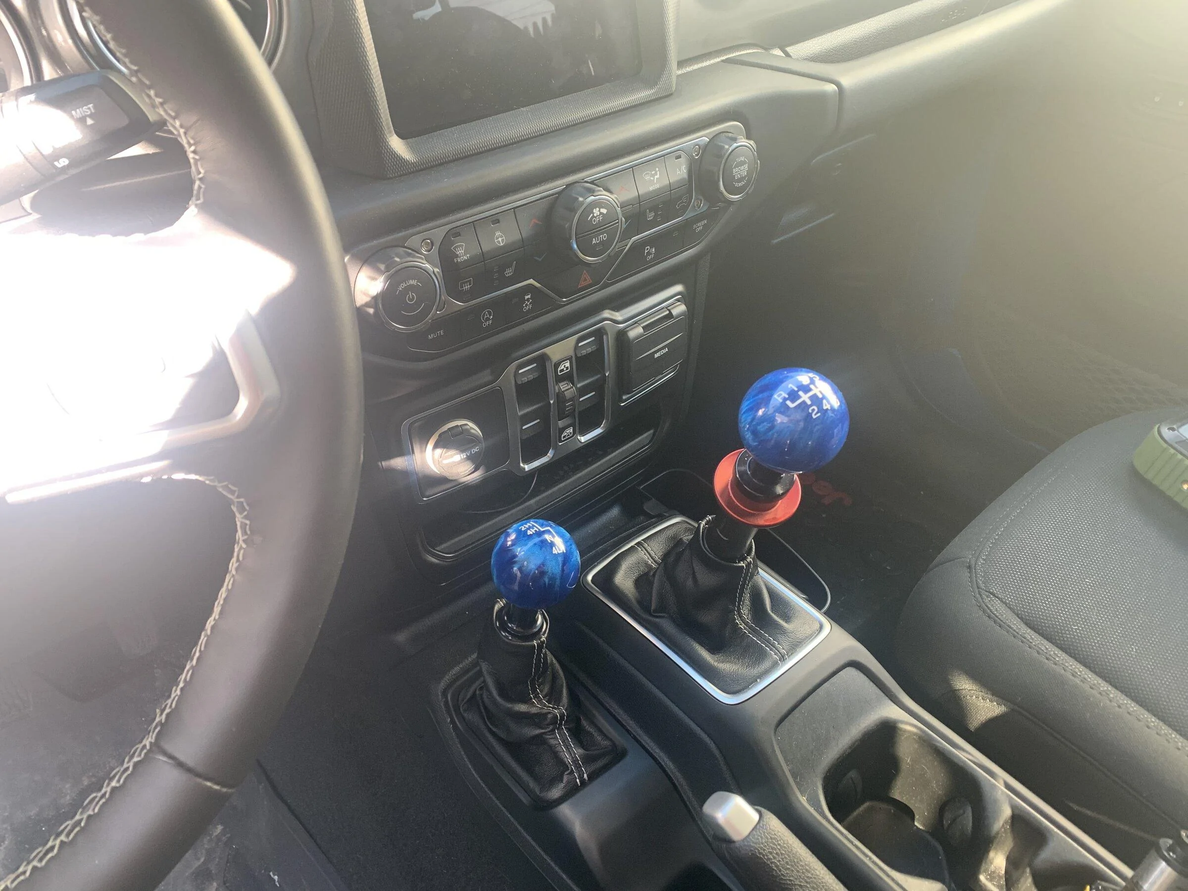 Jeep Gladiator Shift And transfer case knobs 794C488E-8DF5-4E04-8FC6-EEB577DA0C0B