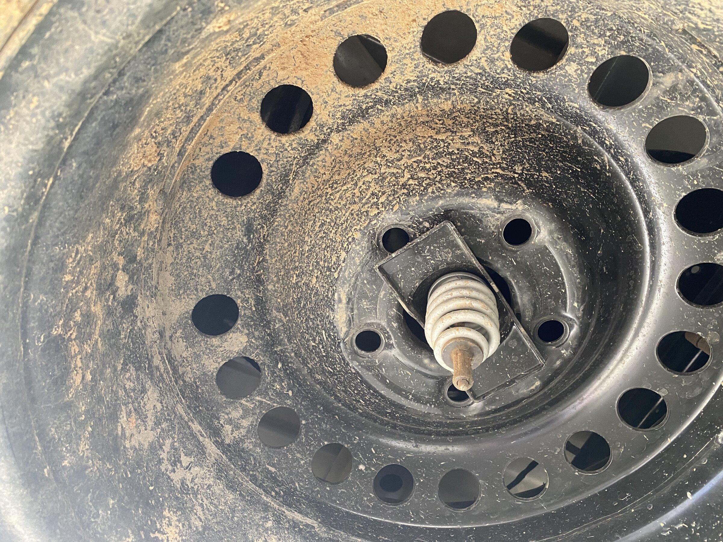 Jeep Gladiator Missing hole in Mojave spare rim? IMG0612