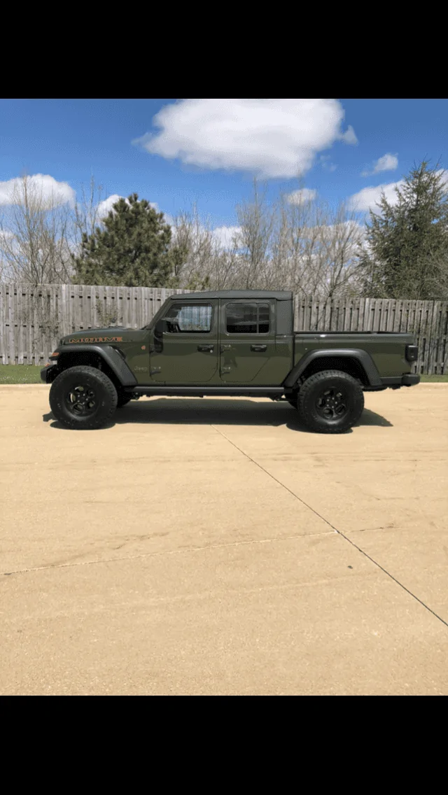 Jeep Gladiator SARGE GREEN Gladiator club 4D1AB8AD-A33D-4394-8750-4F5144B96FE4