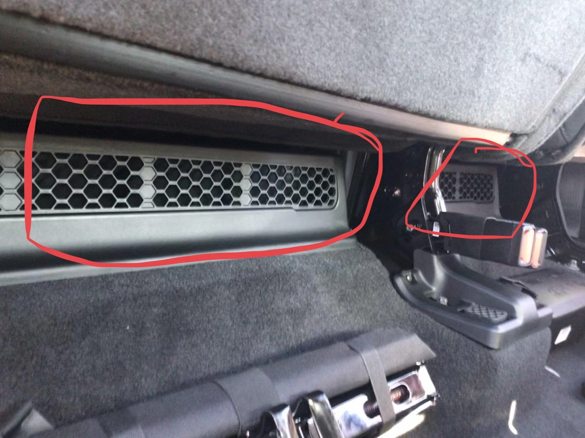 Jeep Gladiator Possible under rear seat vents 109EA49A-AC91-494B-81C8-3F1706DB2659