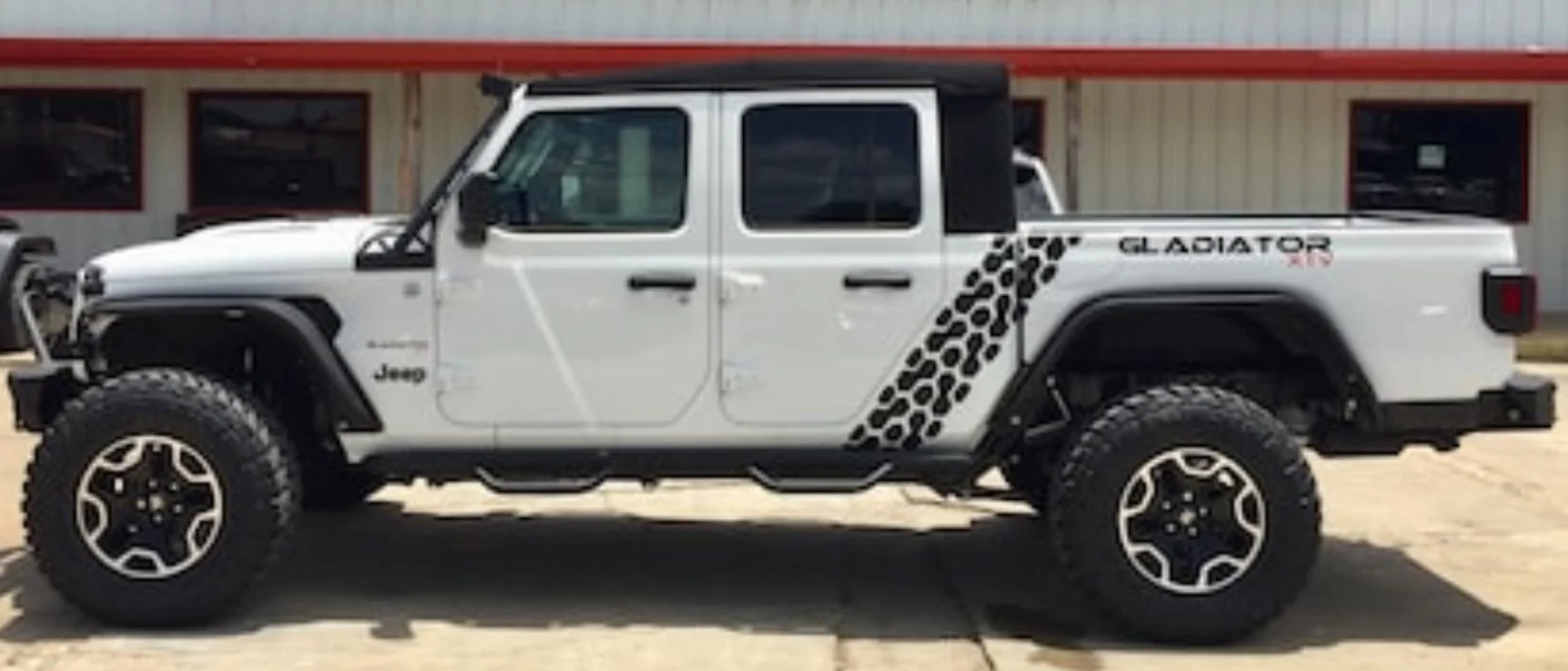 Jeep Gladiator BRIGHT WHITE Gladiator JT Club 429E70F8-BE0D-4F20-B25A-D6B287E4E205