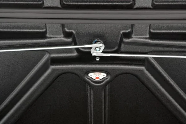 Jeep Gladiator Modification to Allow the Soft Roll–Up Tonneau Cover to Actually Lock se-tonneau-cover-center-point-lock-2