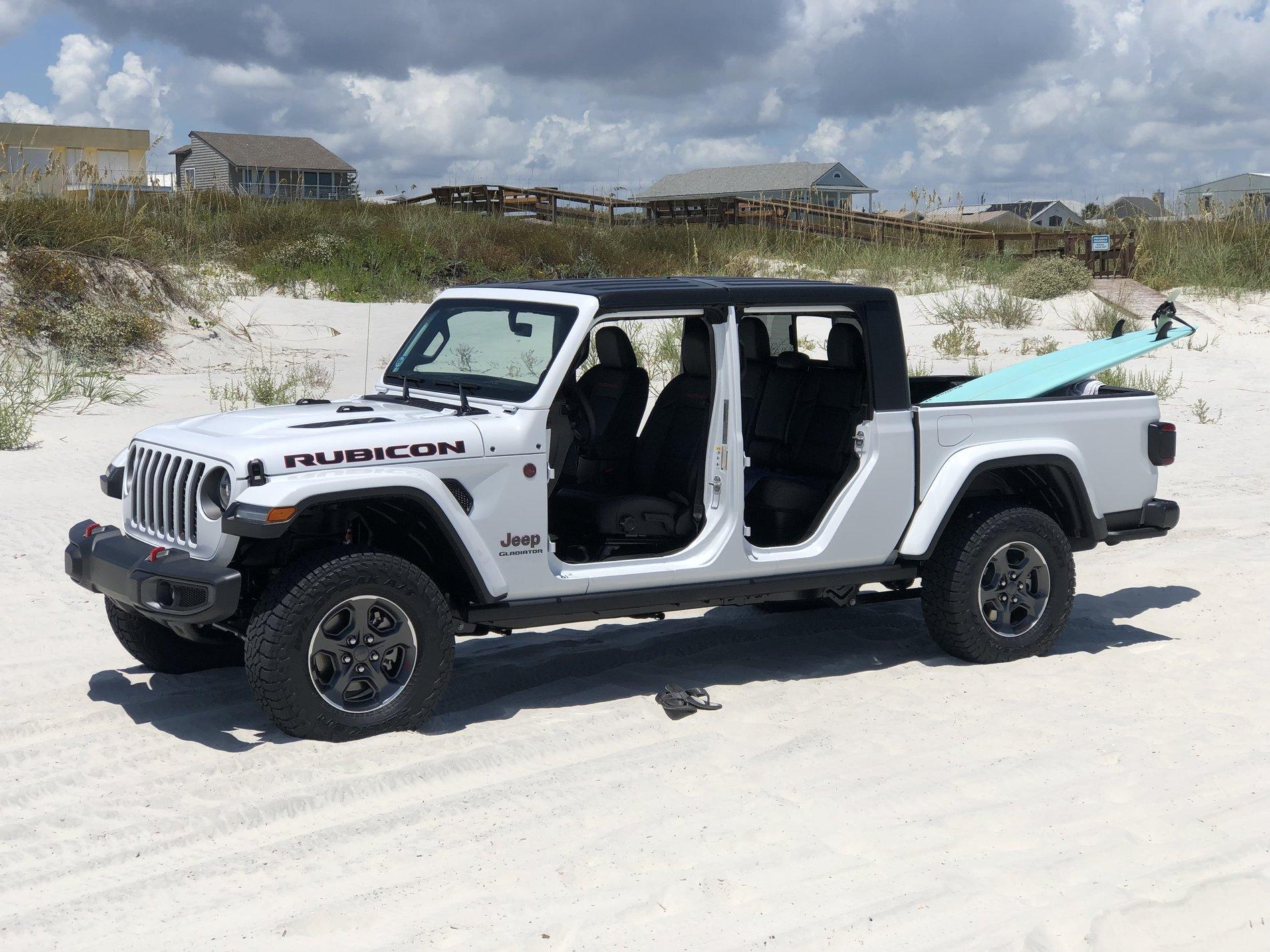 Jeep Gladiator BRIGHT WHITE Gladiator JT Club Gladiator 2
