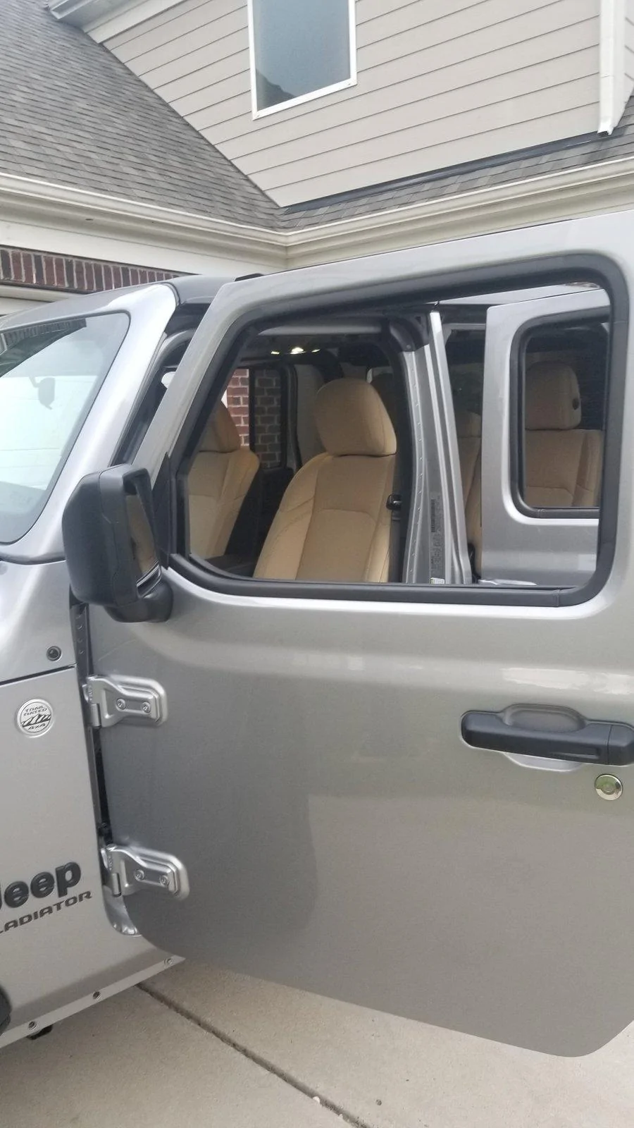 Jeep Gladiator Who Has The Tan Cloth Interior? 20190722_200028