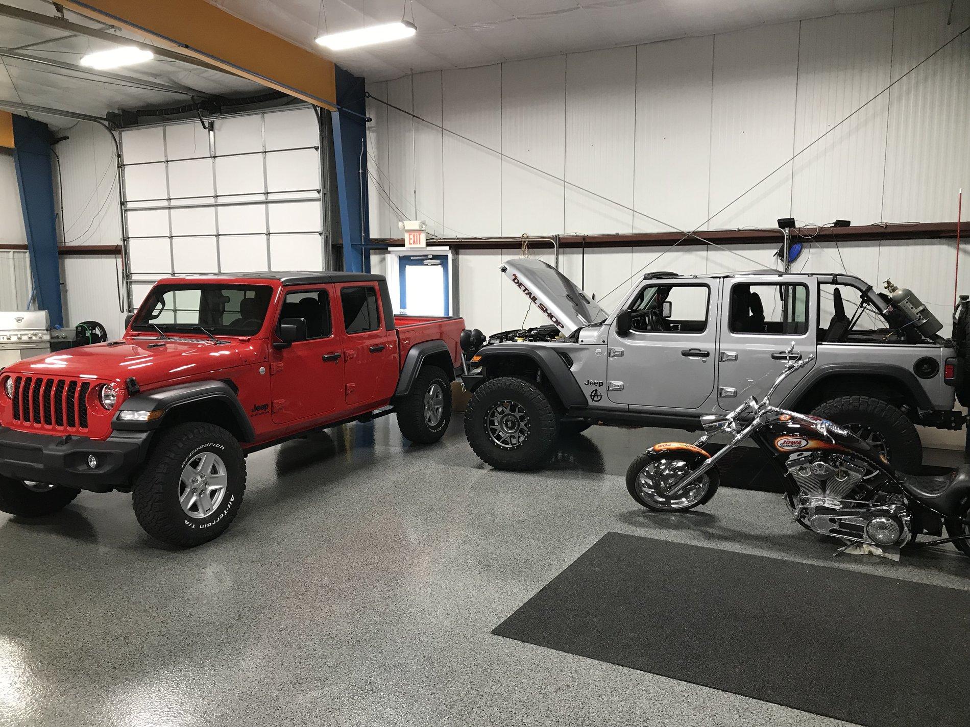 Jeep Gladiator Hi from Newton Iowa file-17