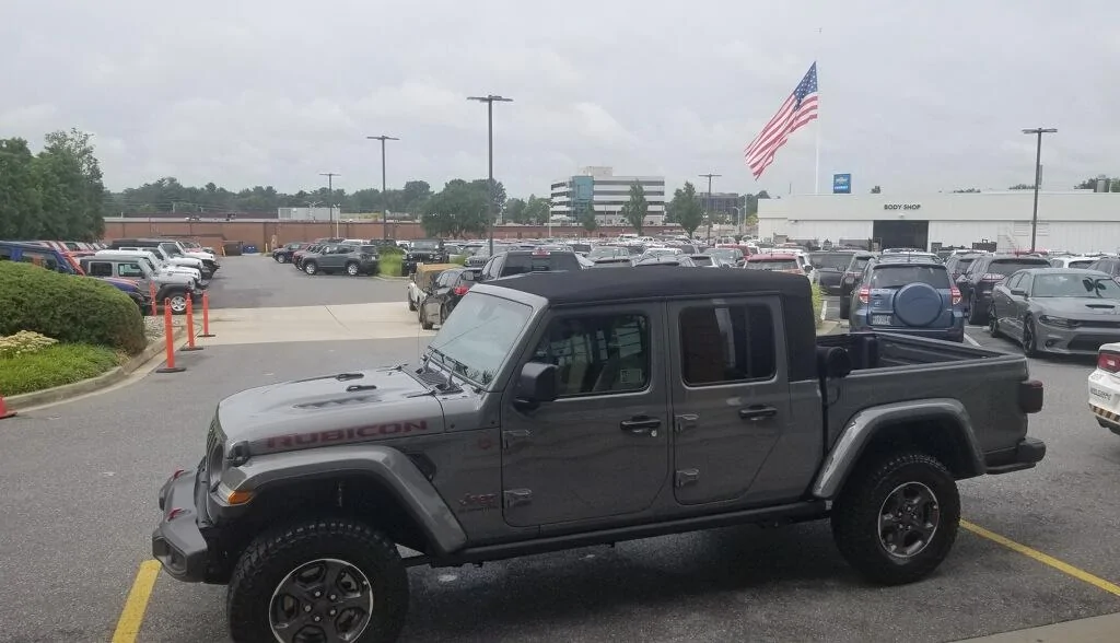 Jeep Gladiator Sting grey owners (future) check in C9973D79-2C6E-4D07-A8C1-82204D6460B2