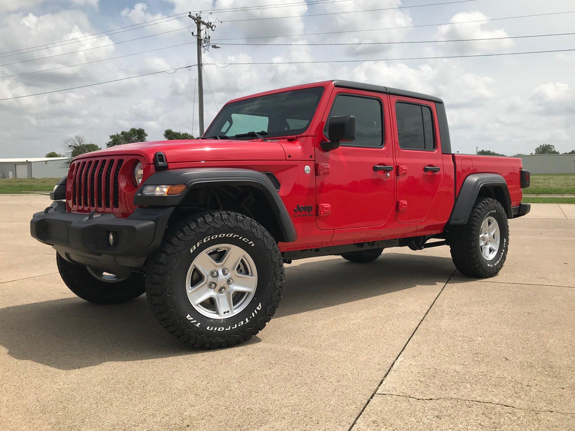 Jeep Gladiator Hi from Newton Iowa file-16