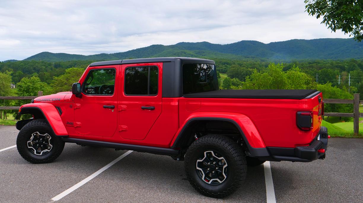 Jeep Gladiator Buy a New Jeep Glaidator - Get a Free Pair of Sandals! s2.5