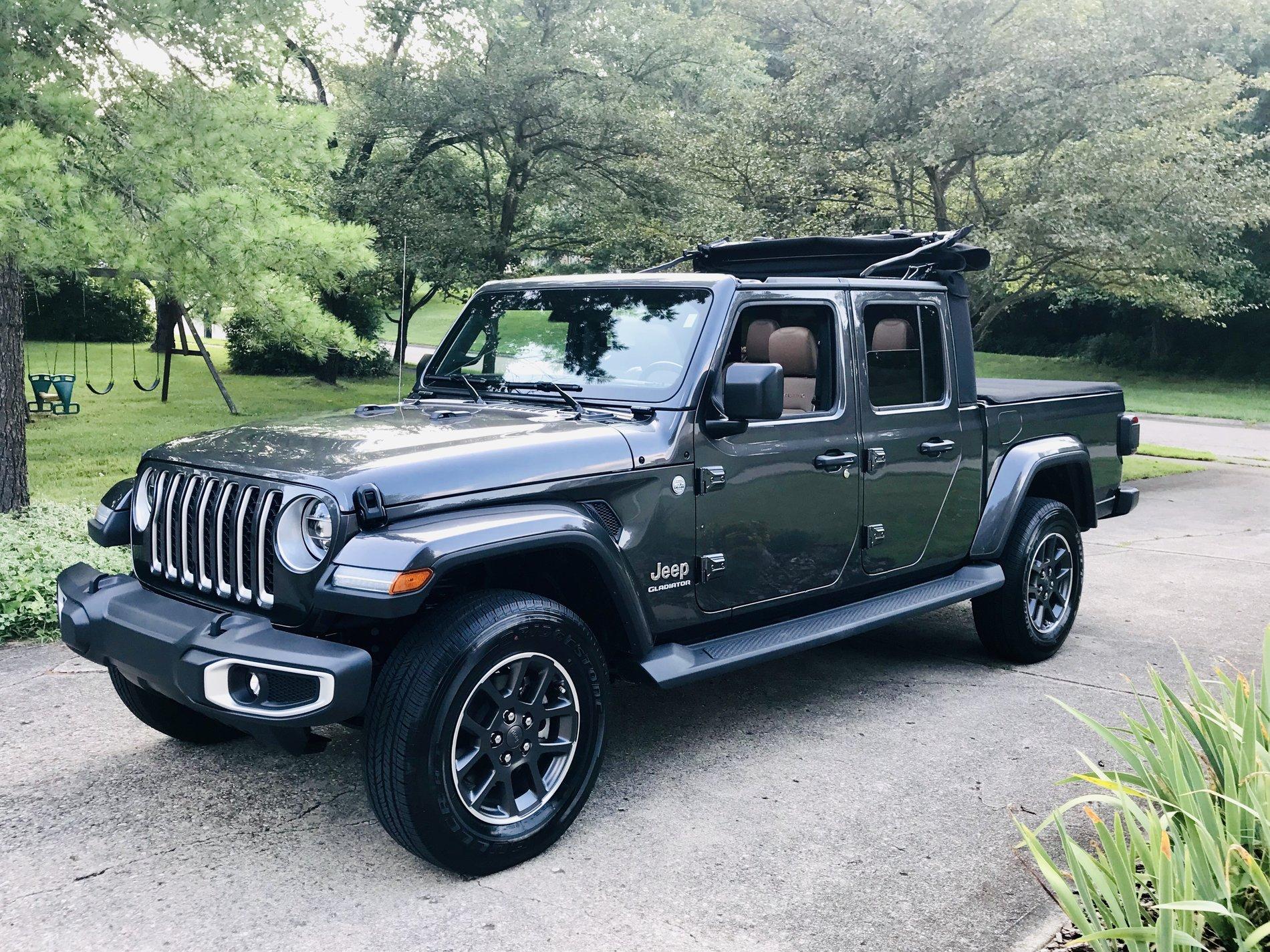Jeep Gladiator GRANITE CRYSTAL JT Gladiator Club C115BC60-9389-46E7-8D8B-278155F9AB39