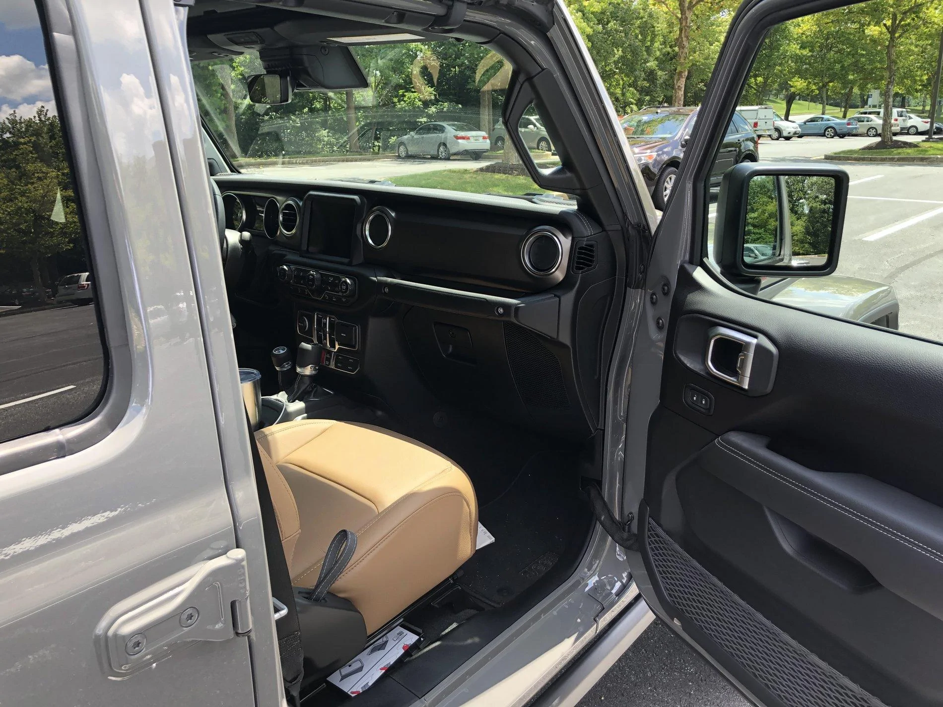 Jeep Gladiator Sting grey owners (future) check in 0D6CC7C6-EF4A-48C5-897B-746373892B02