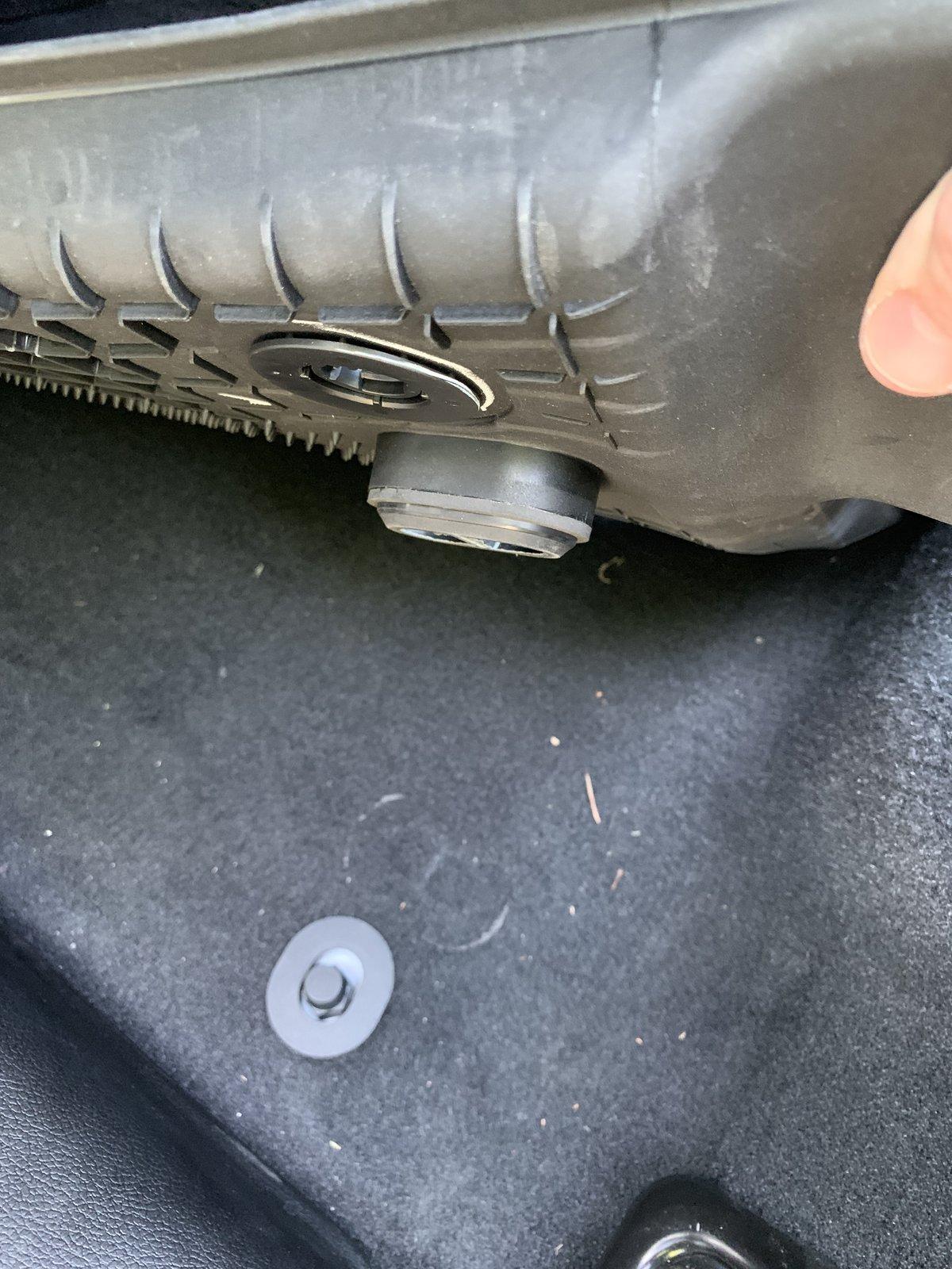 Jeep Gladiator Any ideas what this is ? 49707DCC-36D5-434C-B7B0-5DF439E4DA73