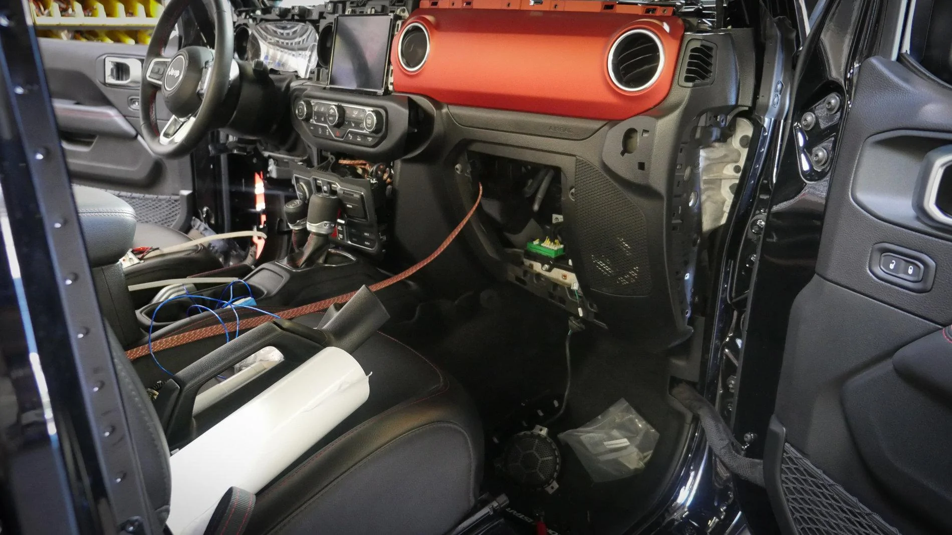 Jeep Gladiator Inside of our JT Blew up! What is happening? AUDIO UPGRADE P1030774