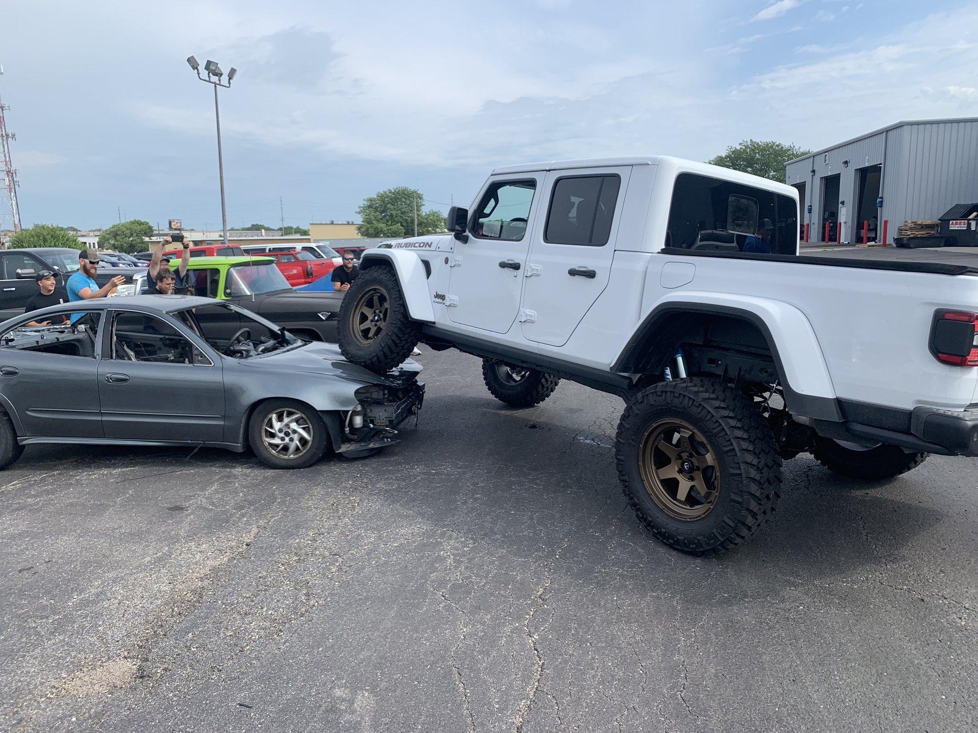 Jeep Gladiator Tested My Gladiator! (Drove it on a car) EFD25455-0152-485A-9D8F-694AB1D0D3CA