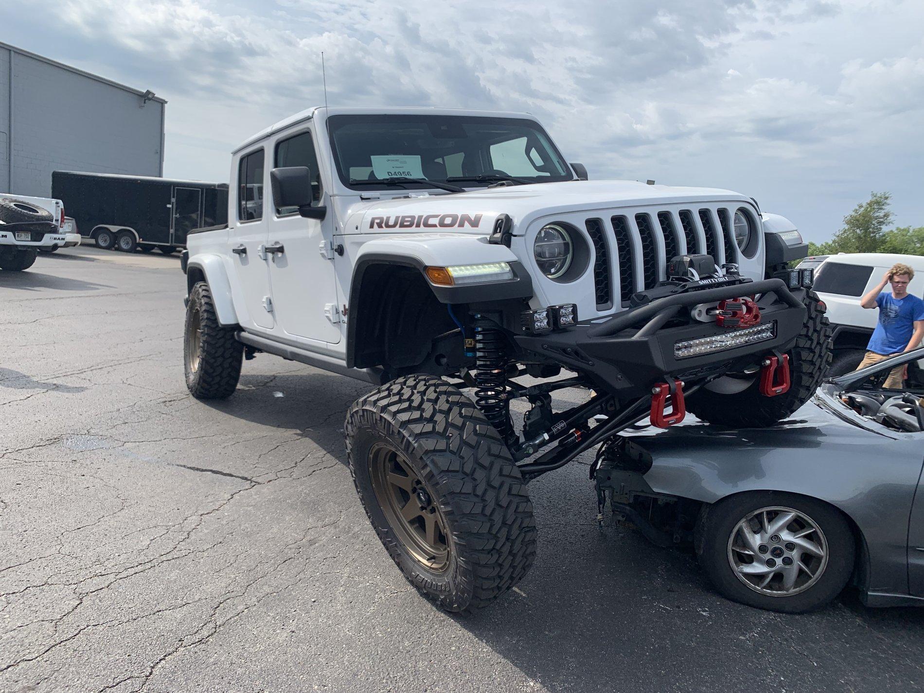 Jeep Gladiator Tested My Gladiator! (Drove it on a car) BC680FDA-80EC-4F34-97EA-1D207C4D90EA