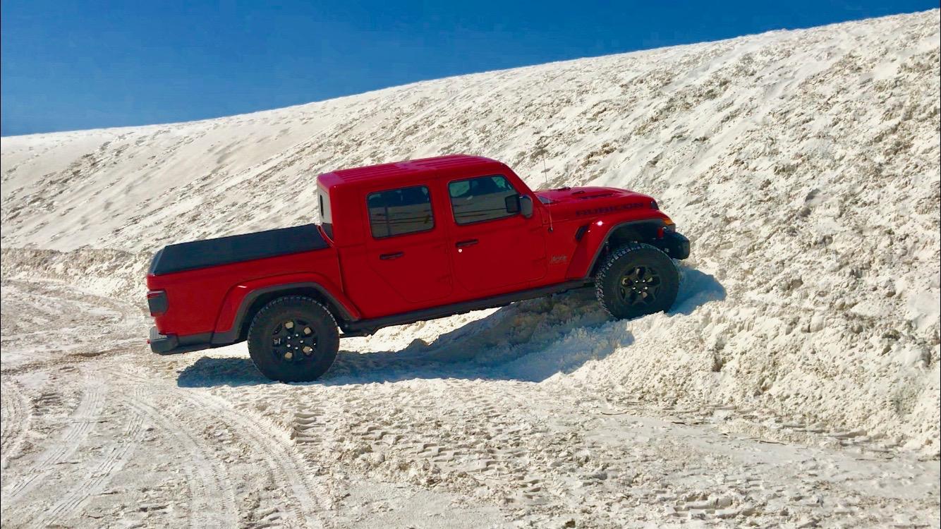 Jeep Gladiator FIRECRACKER RED Gladiator JT Club FE55D86C-06F1-40B9-8242-B6DD792CB46A