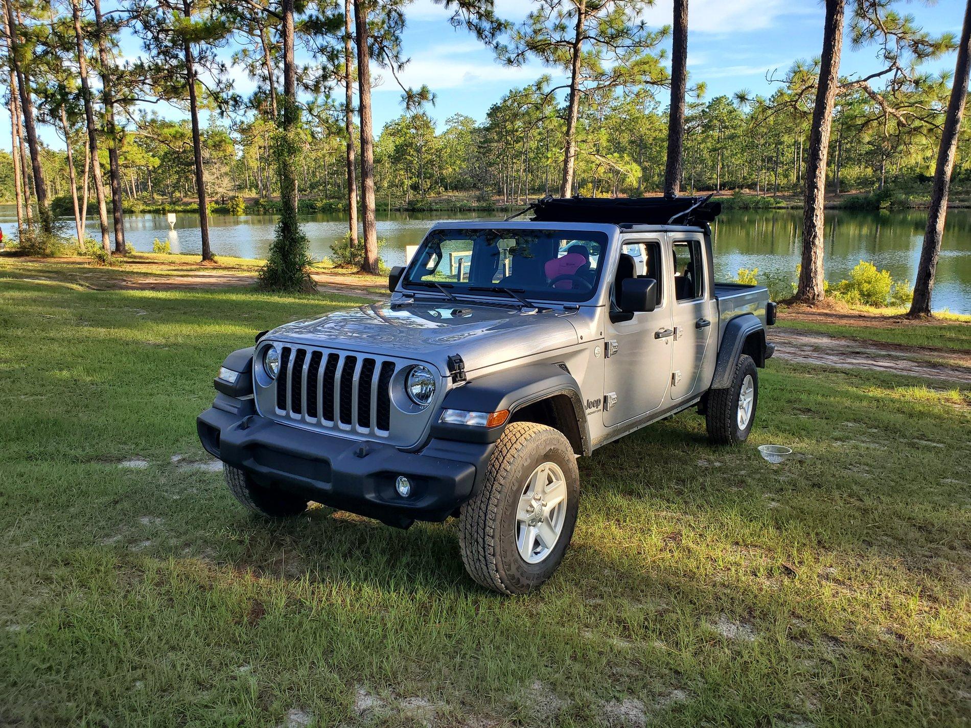 Jeep Gladiator Pics with the soft top down (not off)? 20190721_182811