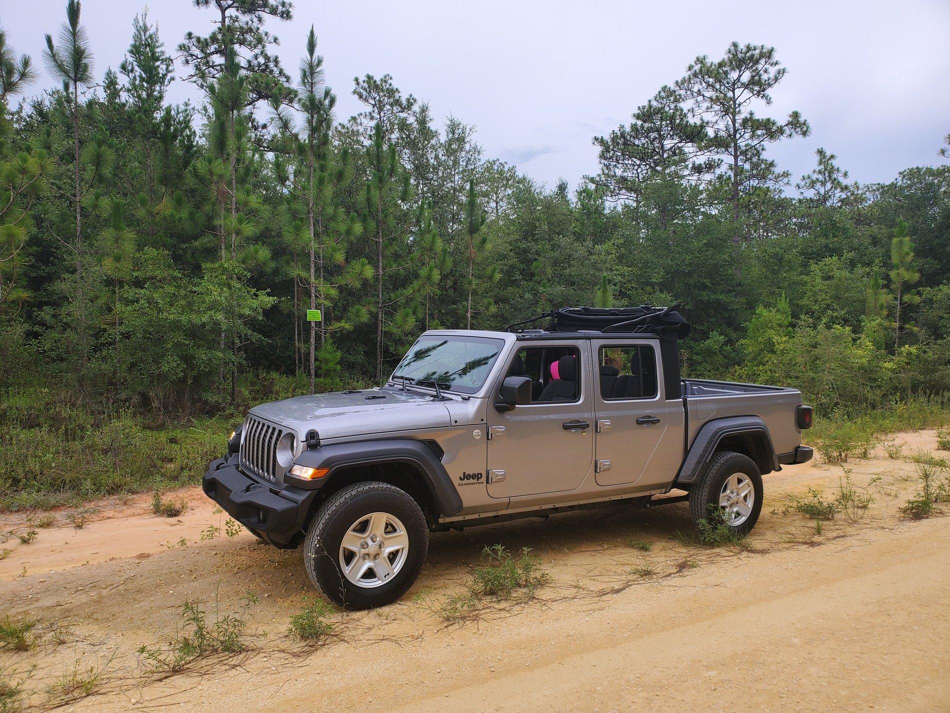 Jeep Gladiator Pics with the soft top down (not off)? 20190719_182459