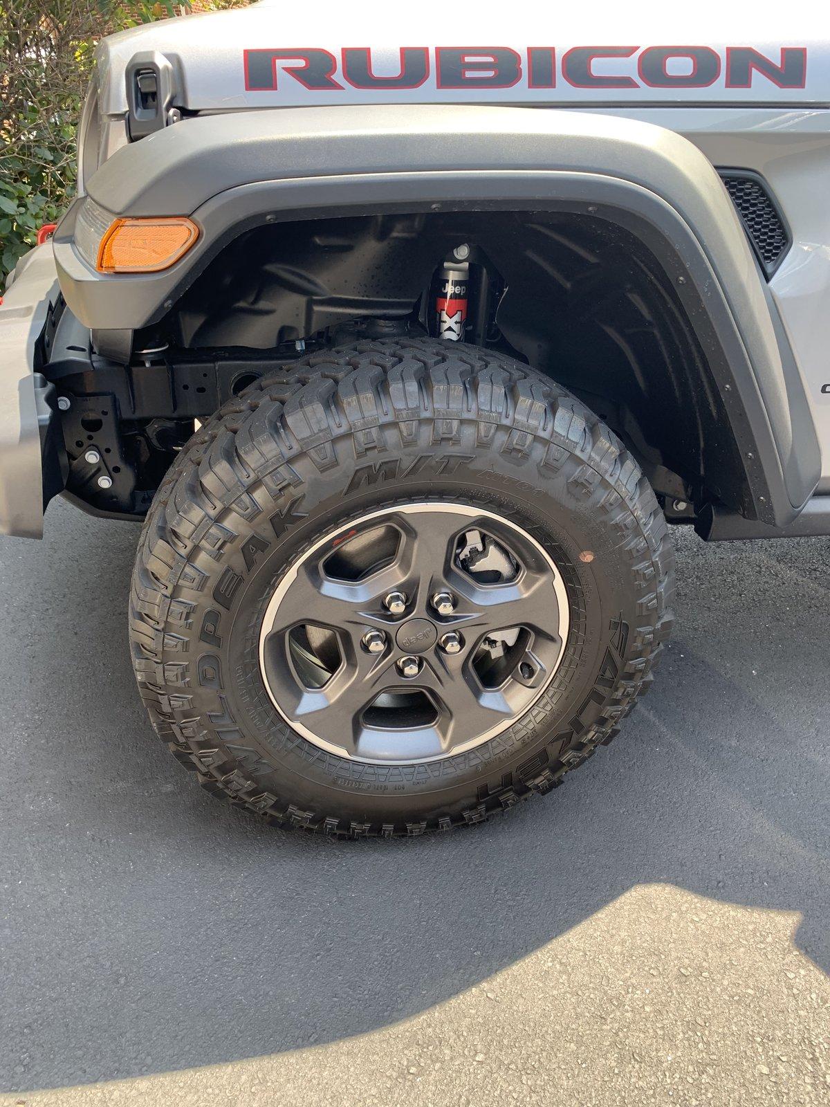 Jeep Gladiator 33" Mud terrain Rubicon Gladiator Tires B44BABD5-6D07-49A6-96ED-95F4A1425050