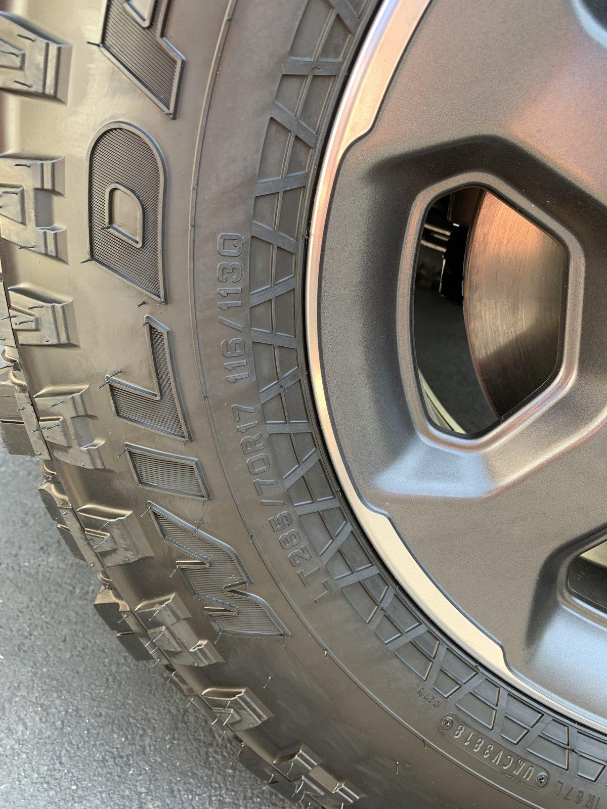 Jeep Gladiator 33" Mud terrain Rubicon Gladiator Tires 765A2226-8F41-4556-8D46-B985FC48515A