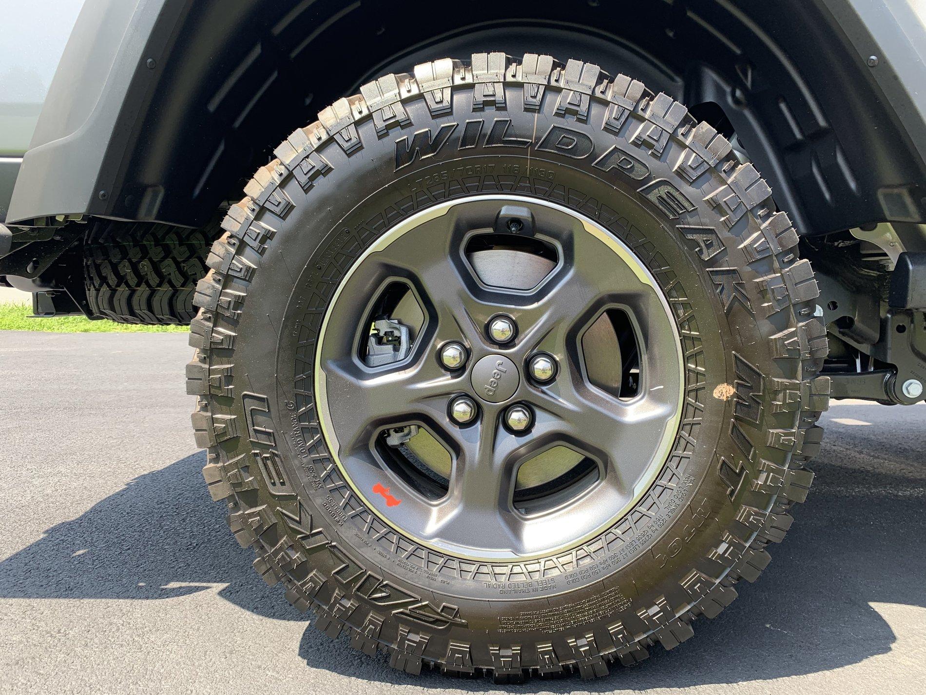 Jeep Gladiator 33" Mud terrain Rubicon Gladiator Tires F5F81766-EBF1-4035-9122-8A829A245652