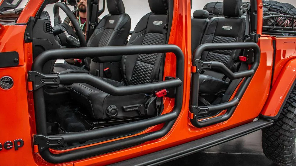 Jeep Gladiator Punk'n = red or silver dash? jeep-gladiator-gravity-8