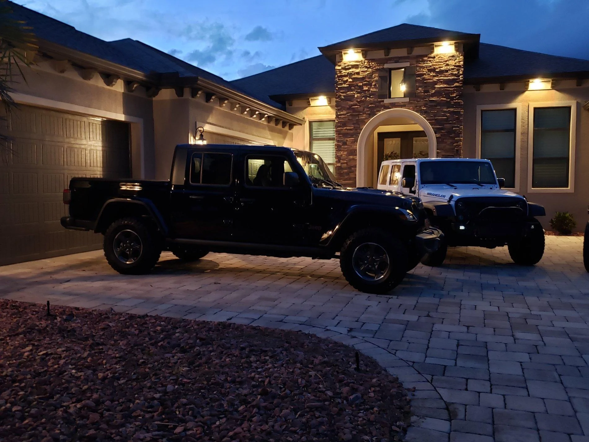 Jeep Gladiator BLACK Gladiator JT Club 20190725_204016