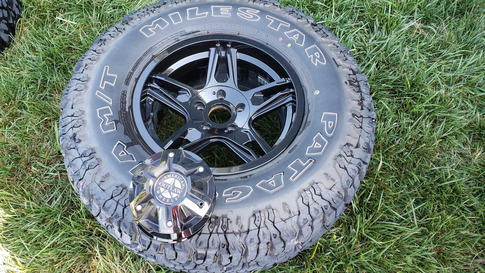 Jeep Gladiator 35" Milestar Patagonia M/T on AO wheels 20190726_171700