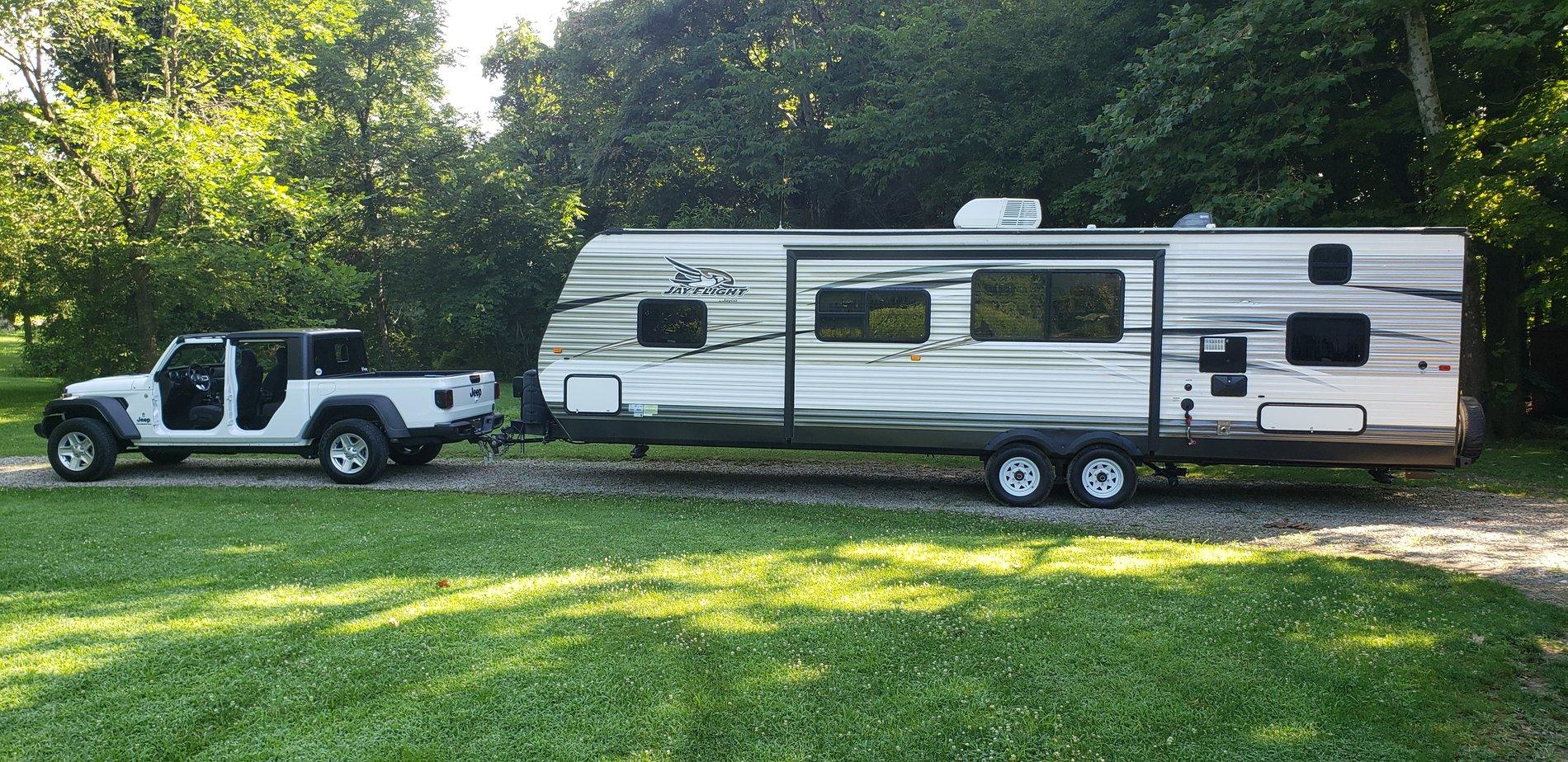 Jeep Gladiator Pulling a Camper 20190720_091802