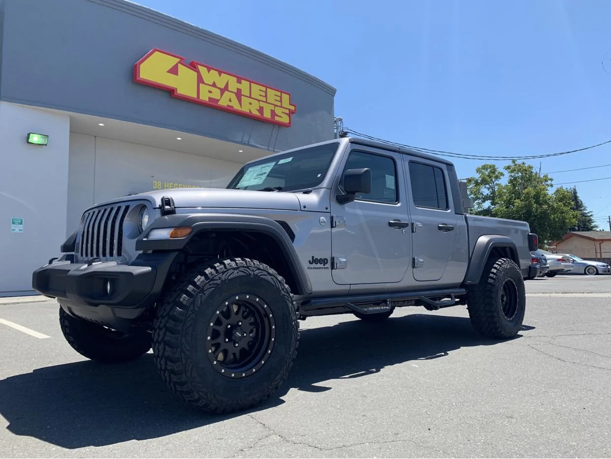 Jeep Gladiator BILLET SILVER Gladiator JT Club 05009AB7-202F-47D4-9BC5-1453F016AC36