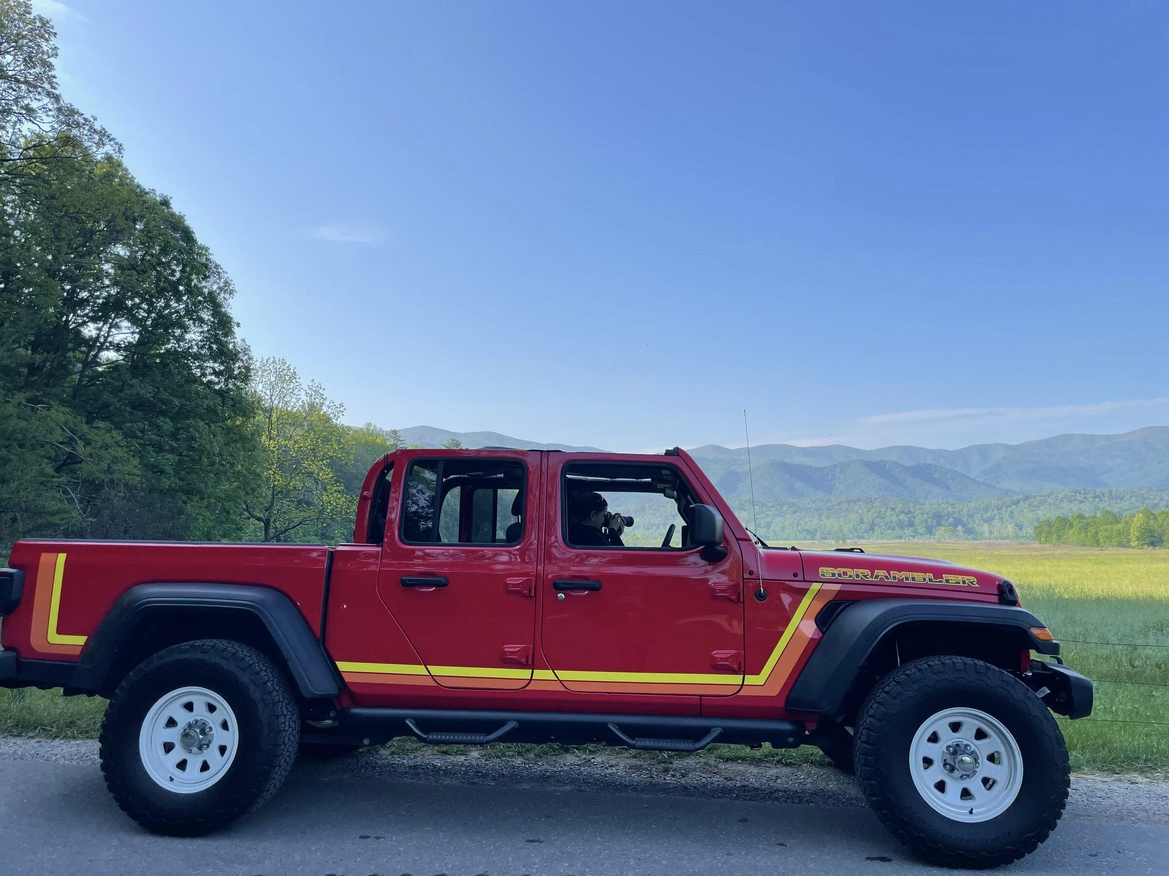Jeep Gladiator Fab Four Sport Rack and tonneau cover compatibility. B0D20710-1FB0-4540-9F2A-B975076A1ADC