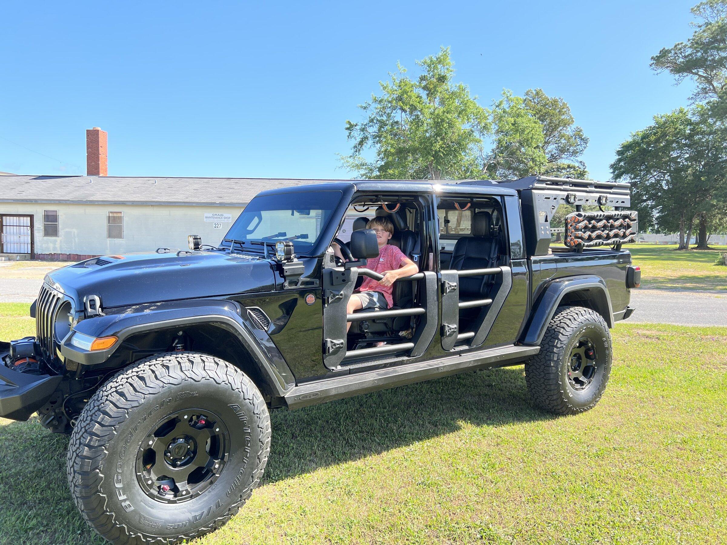 Jeep Gladiator 39s are the new 35 C8F732DC-2894-49A6-8A52-8421F3774FA3